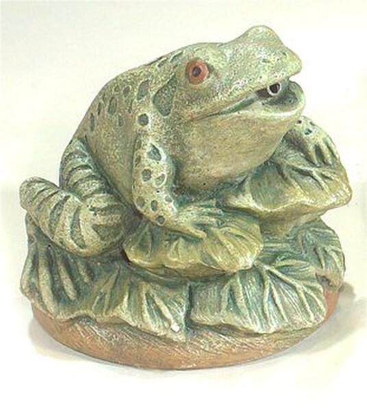 Frog On Leaves Piped Water Feature Statue